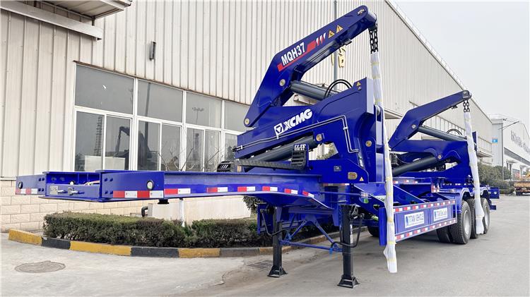 Camion Porte Conteneur Avec Grue | Chargeur Latéral De Conteneur À Vendre In Madagascar
