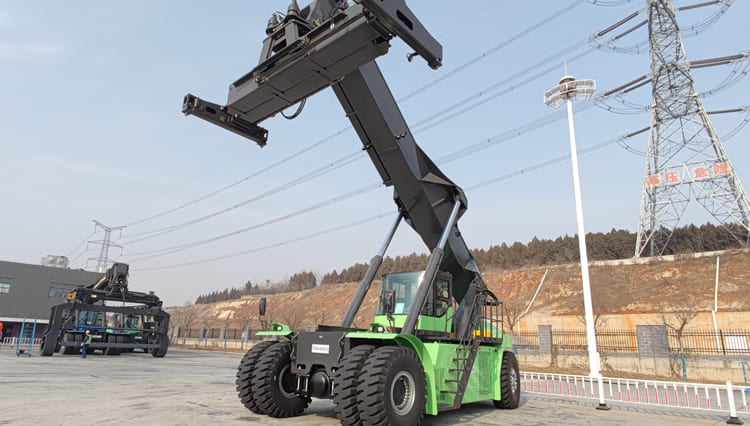 Gerbeur XCMG XCS4531K Reach Stacker à Vendre au Sénégal